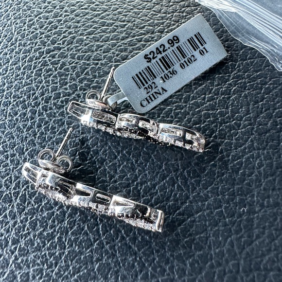 Nwt Earrings - Picture 2 of 6